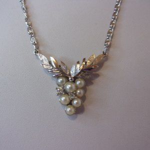 Avon Faux Pearl Grape Cluster Silver Necklace 20"